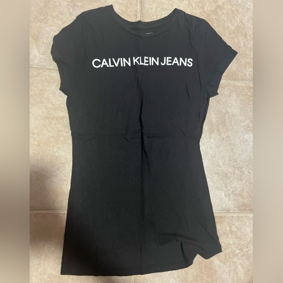 Calvin Klein tshirt - Picture 1 of 3